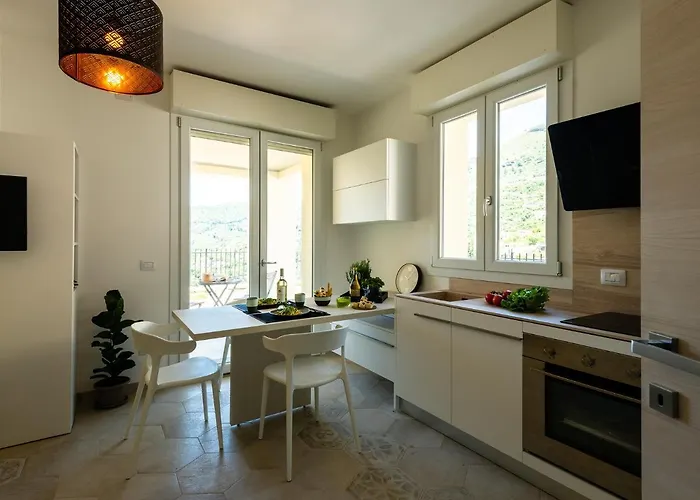 Hanbury With Swimming Pool And Parking In Αλάσιο