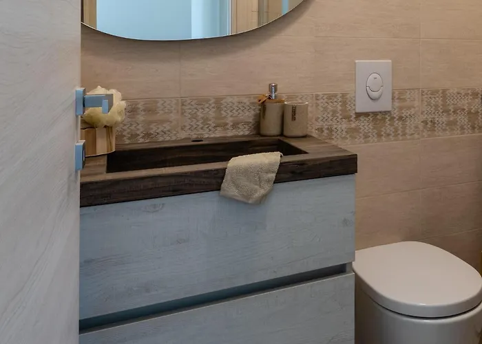 酒店 Hanbury With Swimming Pool And Parking In 阿拉西奥